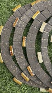 แผ่นคลัทเดิมๆCRF300L มีแผ่นเล็ก2 แผ่นใหญ่3 ชุดนี้ไม่มีสปริงแดงนะครับ