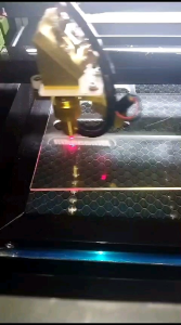 Gantungan Kunci Akrilik Custom & Grafir Nama