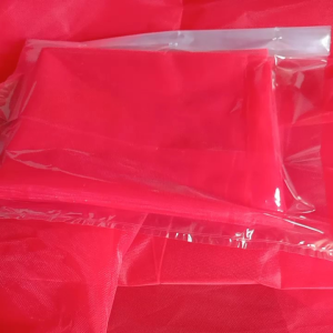 ผ้าแพรสีแดงความกว้าง 90 cm ยาว 1 เมตร(ขายเป็นเมตร)