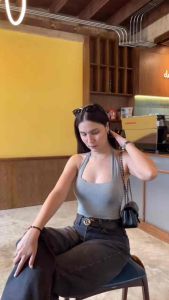 🍑𝐃𝐞𝐫𝐦𝐚 𝐁𝐨𝐝𝐲𝐬𝐮𝐢𝐭🍑  บอดี้สูทคล้องคอ มีกระดุมแป้ก ยืดเยอะมากค่ะ ใส่สบาย