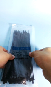 KABEL TIES 25 × 200 MM ISI 100 PC CABLE TIES PERAPIH 25×200MM