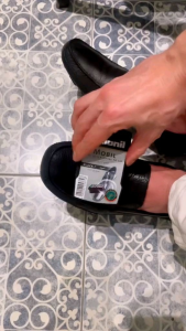 Collonil Mobil (The Quick Shine To Go) โคโลนิลโมบิลฟองน้ําขัดเงารองเท้าเร่งด่วน - Collonil.CLMVT