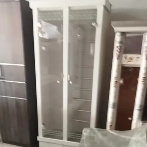 Lemari Gantung Krudung: Penyimpanan Pakaian Efisien & Desain Minimalis