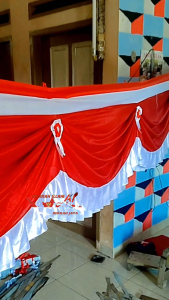bendera backgroud panggung merah putih hiasan dinding gedung sekolah