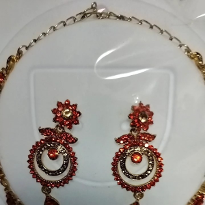 TRADITIONAL INDIAN ORANGE STONES CHOKER NECKLACE WITH DANGLING EARRINGS