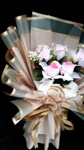 Buket Bunga Mawar Palsu & Buket Bunga Wisuda