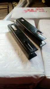 PANGKON MESIN TRAKTOR KUBOTA G1000 / DUDUKAN 1 SET (ISI 2PCS)