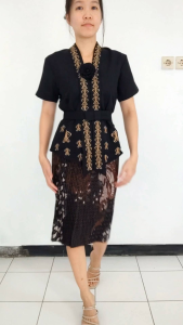 Atasan Kebaya Kutubaru Bordir Warna Hitam Rihanna Lengan Pendek Model Bali Kartini