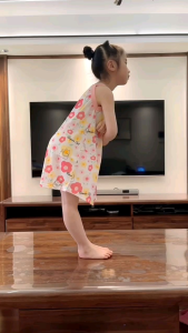 Váy bé gái 2 dây Đầm công chú họa thiết dễ thương váy bé gái thun lạnh mùa hè hàng cao cấp