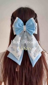 ( Melinae )– Blue Blossom โบว์ผ้าลายดอกไม้อ่อนสีหวานสดใส