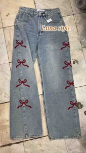 กางเกงยีนส์ทรงกระบอก แต่งปักโบว์ข้างสีชมพู น่ารักมาก