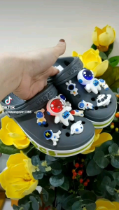 (Tặng 10 Sticker) Dép Sục Crocs Baya Cho Bé Trai Màu Ghi+ Sticker. Chống Trơn Trượt Nhựa Không Mùi