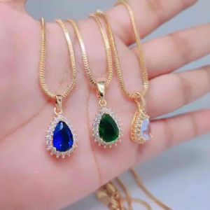 Kalung Wanita Kekinian Elegan & Stylish: Perhiasan Aksesoris Premium