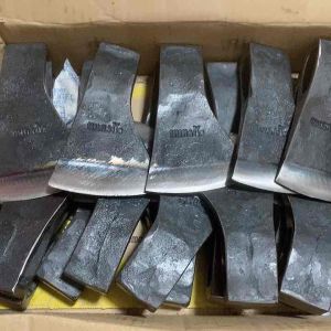 หัวขวานเงา หน้าคม 8.50-9.0ซม ด้ามนิ้ว 5.5นิ้ว หัวหนา 1นิ้ว วัสดุเหล็กแห่งชุปเย็น น้ำหนัก แหน่งของ สามารถใช้งานได้