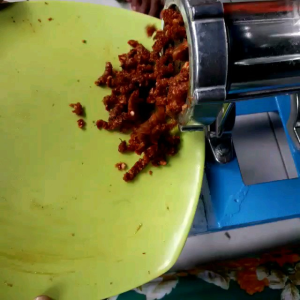 Mesin giling Kacang stenlist lengkap penggerak dinamo