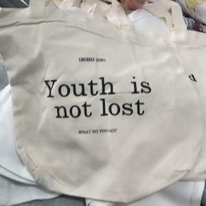 Túi vải lenin màu da xinh dể thương có dây kéo to