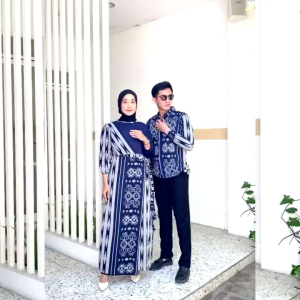Baju Couple Tenun Abu Navy: Pilihan Tepat untuk Pasangan