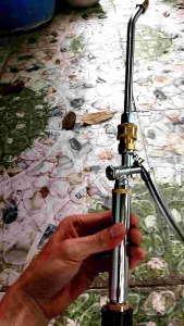 Bộ béc xịt rửa xe và vệ sinh máy lạnh chuyên nghiệp.