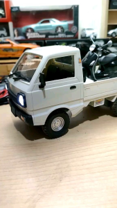 Simulasi Mobil Pickup Box RC 2.4GHZ Baterai Cas