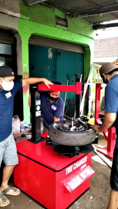 Alat Pembuka Ban Manual Type Multi Box: Praktis Tanpa Angin & Listrik