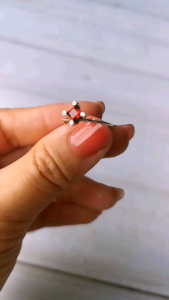 Garnet Minimal​ Ring  แหวนโกเมนโมซัมบิก​ เจียเหลี่ยมเอเมอรอล ตัว​เรือนเงินแท้​ 925
