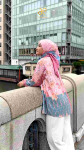 DYN - Keiko Top Dyn Signature Atasan Wanita Motif DYN CLOTHINGLINE