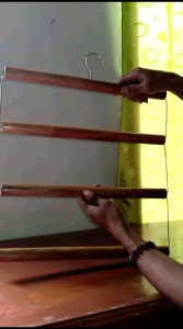 Hanger hijab kayu susunHanger lipat kayu bulat.