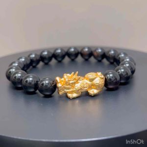 CW Manila - PiXiu / PiYao Wristband - 10 mm Black Onyx Stones with PiXiu / PiYao Spacer - Stretch Bracelet Protection Fortune
