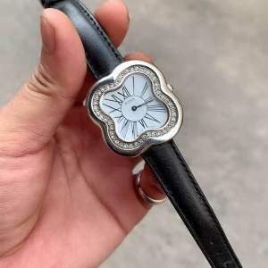 Đồng Hồ Nữ Độc Lạ Bông Hoa BONIA BN425S | Vỏ Thép Không Rỉ + Dây Da Bền Bỉ