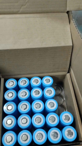 Pin sắt LiFeP04 32700 3.2v dung lượng 6000mAh -6200mAh nội trở thấp <7miliom dùng đóng pin bình acquy pin xe điện pin đèn năng lượng mặt trời