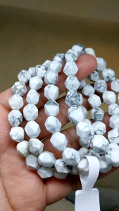 Hig Quality Natural Howlite Bracelet Faceted Gemstone Beafs Elastic string Bracelet