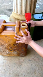 Corong Lipat Multifungsi: Solusi Pengisian Minyak Motor & Mobil