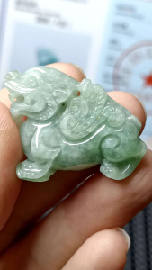 (Certificate) 100% Natural High Quality Natural Burmese Jade Feicui Jade Pendant Pixiu (附证书) 100%纯天然A货招财飞天貔貅翡翠 寓意一飞虫冲天事业蒸蒸日上 假一赔十 精致上档次 手工双面雕刻 立体有形 值得收藏