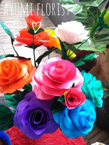 Bunga hias mawar handmade dari plastik kresek