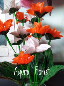 Bunga hias hand made dari kantong kresek