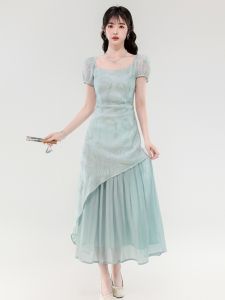 ชุดเดรสยาวคอเหลี่ยมสไตล์ฝรั่งเศสสำหรับผู้หญิง ฤดูร้อน 2024 ดีไซน์ไม่สมมาตร ชุดเดรสยาวสไตล์วันหยุดหรูหรา