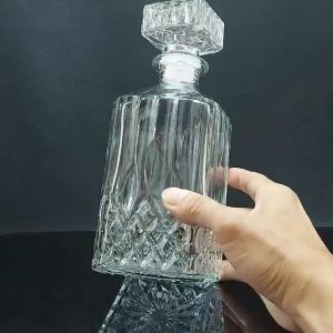 Vỏ Chai Rượu Đẹp 1000ML (combo 2 cái) mẫu vuông - Chai Thủy Tinh Đựng Rượu 1 lít - Bình Đựng Rượu Thủy Tinh trang trí nhà cửa (A1)