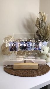 Jam Meja Akrilik LED Kado Wisuda Kado Ultah Cewek Hadiah Wisuda Hadiah Ulang Tahun Pernikahan Karaya Kreatif