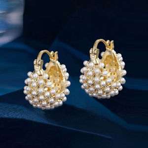 Egant French Vintage Faux Pearl Basket Earrings High Quality Earrings Design Sense Womens Versatile and Refined Ear Clips