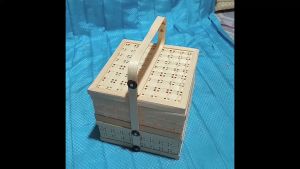 Rantang atau Wadah Makanan dari Bambu Anyaman Mata Itik Ukuran 25 cm x 25 cm Susun 2