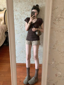 YUEZHONGWEI | Slim Fit Short Sleeve V-Neck T-Shirt Womens Summer Design Sensation Waist-Cinching Shortened Masking Top Korean Style Commute