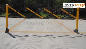 Expandable Barrier - แผงกั้นจราจร ยืดหดได้ กับ 2.7 เมตร 2.3 เมตร กันลื่น สำหรับงานหนัก ความยาว 27 ซม