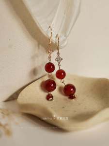 Red Agate Earrings Original Design Window Flower Silhouette Chinese Style for Women Vintage Hook Clasp Fashionable Jewelry