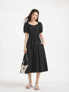 Hotwind | Round Neck Waist-Slimming Flared Long Dress