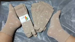 Vớ da chân họa tiết xỏ ngón chất vải dầy đẹp có bo ở cổ - gót bông (giao mẫu ngẫu nhiên)