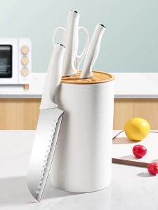 Bộ 5 dao bếp bằng thép không gỉ chất lượng cao chống gỉ và kháng khuẩn sắc bén và bền bỉ.