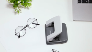 Deli Metal Punch 2-Hole Puncher E0102/School Student Binding Stationery/Office Supplies