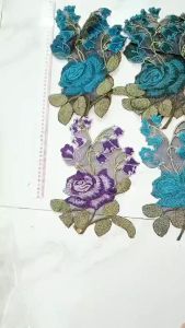 Hoa thêu ủi nhiệt lên áo dài trang trí