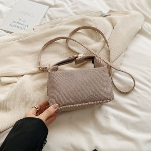 กระเป๋าสะพายข้างทรงสี่เหลี่ยมเล็กแฟชั่นสำหรับผู้หญิง กระเป๋าสะพายไหล่ข้างเดียว กระเป๋าถือแบบลำลอง กระเป๋าถือทรงสี่เหลี่ยมเล็กสำหรับผู้หญิง