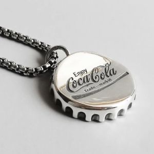 Kalung Tutup Botol Coca Cola/ Kalung Tutup Botol Cola Hip Hop Punk untuk Wanita Pria / Cola Bottle Cap Necklace for Women Men / Soda Bottle Necklace / Kalung Tutub Botol Soda Unik Minimalis dengan Liontin Geometri Modern
